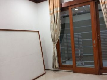 DI JUAL RUMAH SEMI FURNISH KAWASAN KEMANG PRATAMA