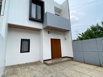 Rumah Baru Scandinavian Style Luas 208m² Siap Huni di Cinere