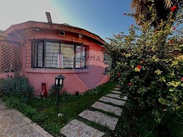 Casa en comuna El Bosque Encanto Clásico y Moderno