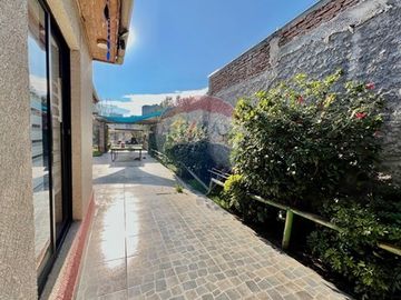 Casa en comuna El Bosque Encanto Clásico y Moderno