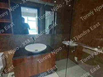 Termurah !! Grand Sungkono Lagoon Tower Venetian Baru Gres 2 Kamar Tidur Full Furnish