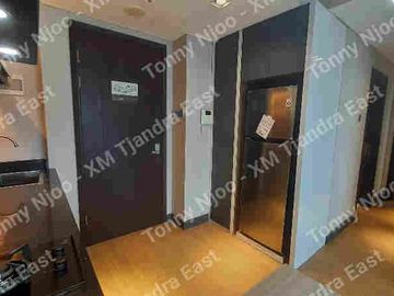 Termurah !! Grand Sungkono Lagoon Tower Venetian Baru Gres 2 Kamar Tidur Full Furnish
