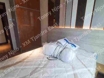 Termurah !! Grand Sungkono Lagoon Tower Venetian Baru Gres 2 Kamar Tidur Full Furnish