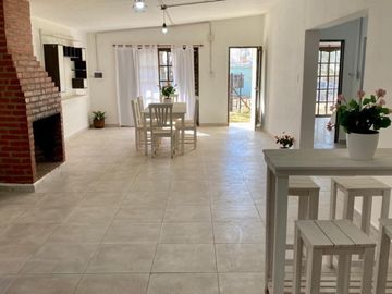 VENDO ESPECTACULAR CASA EN SANTA ROSA DE CALAMUCHITA