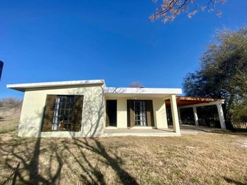 VENDO ESPECTACULAR CASA EN SANTA ROSA DE CALAMUCHITA