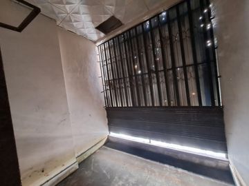 DISEWAKAN RUKO (turun harga) Strategis di Pasar Besar, Malang