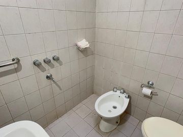 Casa de Tres Ambientes en Lote propio - Castelar