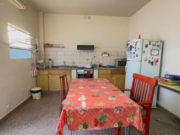 Casa de Tres Ambientes en Lote propio - Castelar