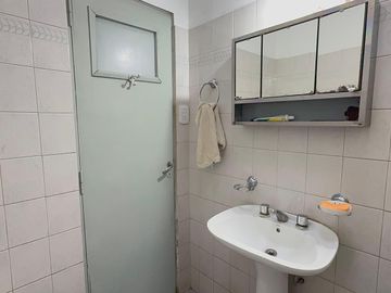 Casa de Tres Ambientes en Lote propio - Castelar