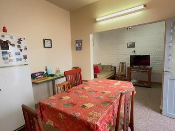 Casa de Tres Ambientes en Lote propio - Castelar