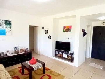 OPORTUNIDAD!! EXC. CASA EN PILAR DEL ESTE, LOTE DE 600 M2, 5 AMB, 3 DORMITORIOS, COCHERA, GALERIA