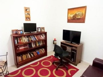 OPORTUNIDAD!! EXC. CASA EN PILAR DEL ESTE, LOTE DE 600 M2, 5 AMB, 3 DORMITORIOS, COCHERA, GALERIA