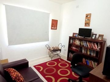 OPORTUNIDAD!! EXC. CASA EN PILAR DEL ESTE, LOTE DE 600 M2, 5 AMB, 3 DORMITORIOS, COCHERA, GALERIA