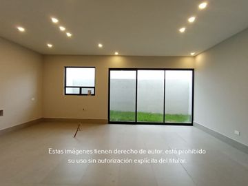 Casa en Venta Cumbres Elite Premier Sector Vesubio Frente a Parque