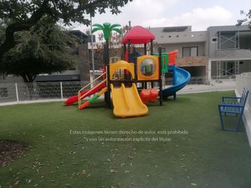 Casa en Venta Cumbres Elite Premier Sector Vesubio Frente a Parque