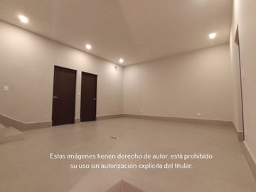 Casa en Venta Cumbres Elite Premier Sector Vesubio Frente a Parque