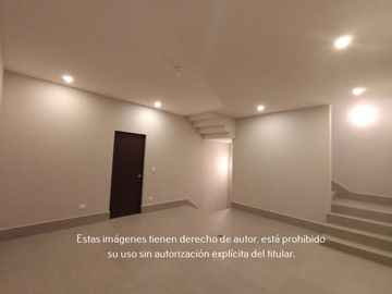 Casa en Venta Cumbres Elite Premier Sector Vesubio Frente a Parque