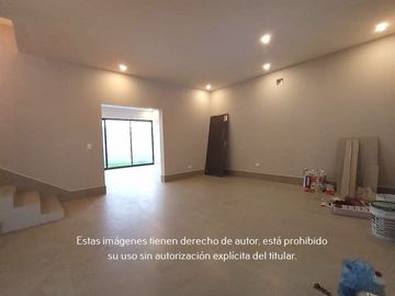 Casa en Venta Cumbres Elite Premier Sector Vesubio Frente a Parque