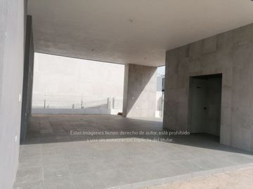Casa en Venta Cumbres Elite Premier Sector Vesubio Frente a Parque