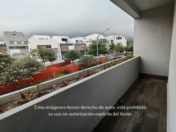 Casa en Venta Cumbres Elite Premier Sector Vesubio Frente a Parque