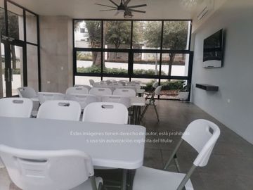 Casa en Venta Cumbres Elite Premier Sector Vesubio Frente a Parque