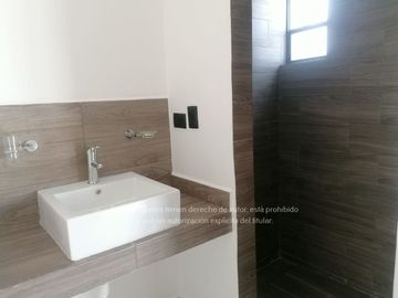 Casa en Venta en Dominio Cumbres 2 Niveles