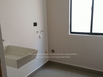 Casa en Venta en Dominio Cumbres 2 Niveles