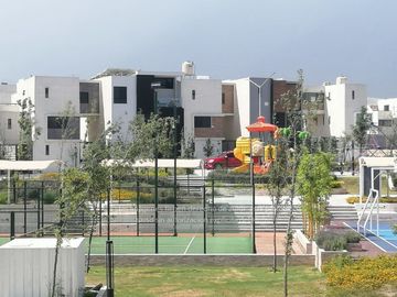 Casa en Venta en Dominio Cumbres 3 Niveles
