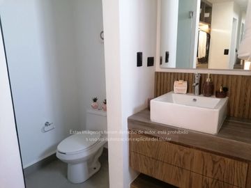 Casa en Venta en Dominio Cumbres 3 Niveles