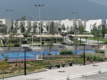 Casa en Venta en Dominio Cumbres 3 Niveles