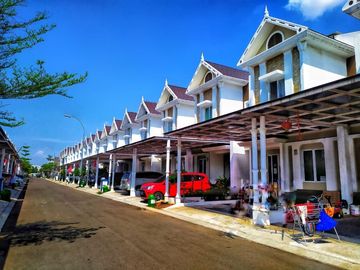 Jual rumah lebar 6 siap huni di depan taman di South Thames Jakarta Garden City (JGC) Cakung Jakarta Timur