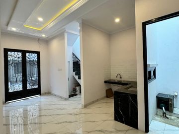 RUMAH MEWAH SIAP HUNI DEKAT PINTU TOL SAWANGAN & LAZUARDI SCHOOL
