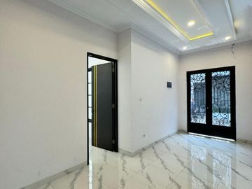 RUMAH MEWAH SIAP HUNI DEKAT PINTU TOL SAWANGAN & LAZUARDI SCHOOL
