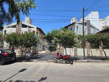 PH en  Alberdi, Excelente Ubicación