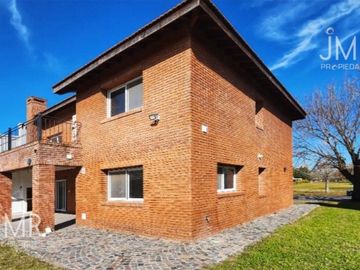 JMR Propiedades | Los Alcanfores | Casa a la venta | Apto Credito