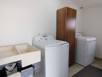 Venta de Casa de 3 recámaras, Fracc. Privado con alberca en Sauzal