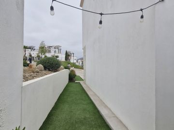Venta de Casa de 3 recámaras, Fracc. Privado con alberca en Sauzal