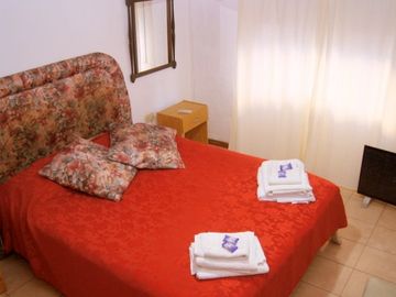 VENDE DEPARTAMENTO CENTRICO DE 2 AMBIENTES, CON PATIO!