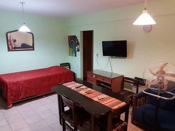 VENDE DEPARTAMENTO CENTRICO DE 2 AMBIENTES, CON PATIO!