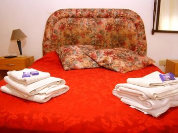 VENDE DEPARTAMENTO CENTRICO DE 2 AMBIENTES, CON PATIO!