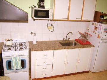 VENDE DEPARTAMENTO CENTRICO DE 2 AMBIENTES, CON PATIO!