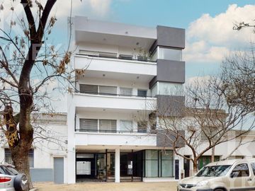 Departamento de 1 dormitorio con cochera en venta, La Plata