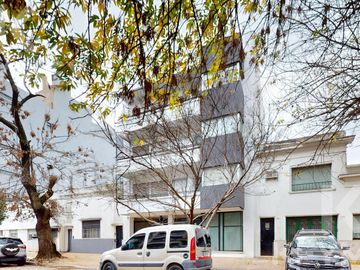 Departamento de 1 dormitorio con cochera en venta, La Plata