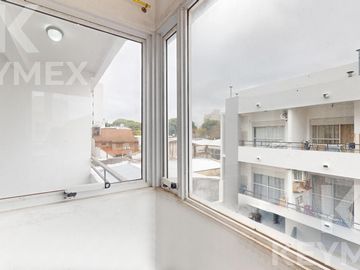 Departamento de 1 dormitorio con cochera en venta, La Plata