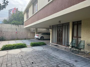 CASA EN VENTA GONZALITOS IDEAL PARA OFICINA