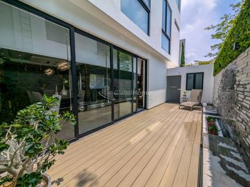Residencia de Lujo en Venta en Punto Sur 1, junto al centro comercial