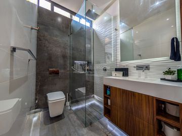 Residencia de Lujo en Venta en Punto Sur 1, junto al centro comercial