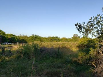 LOTE EN PUNTA INDIO AMPLIO