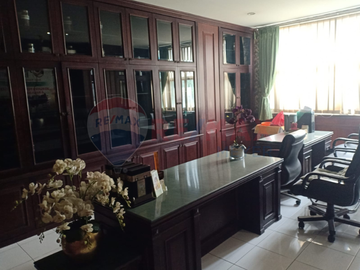 DIJUAL Ruko 3 lantai, Luas dan Strategis Tangerang