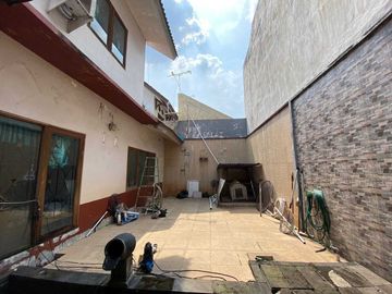 Dijual rumah 2lt halaman luas. Kemang Pratama. Bekasi.
